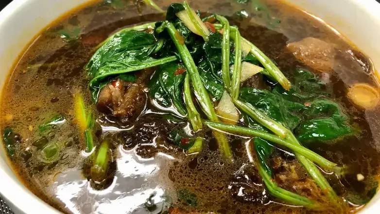 426. Noodles with Beef Tendon Sichuan Style 四川牛筋麵